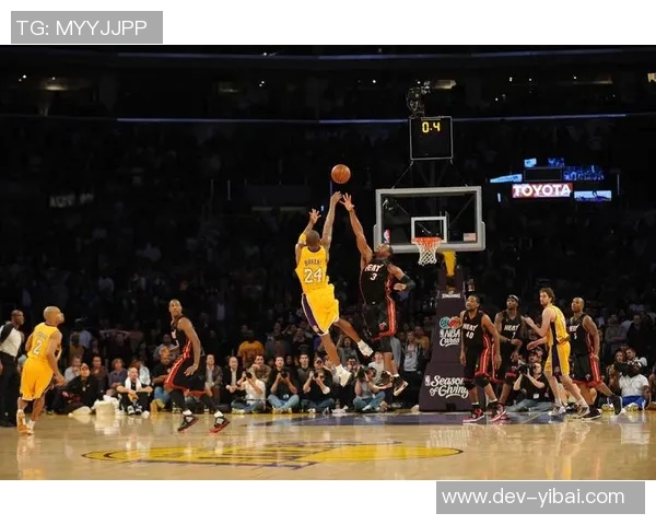 总决赛精彩回放湖人对热火全场比赛精彩瞬间回顾与分析